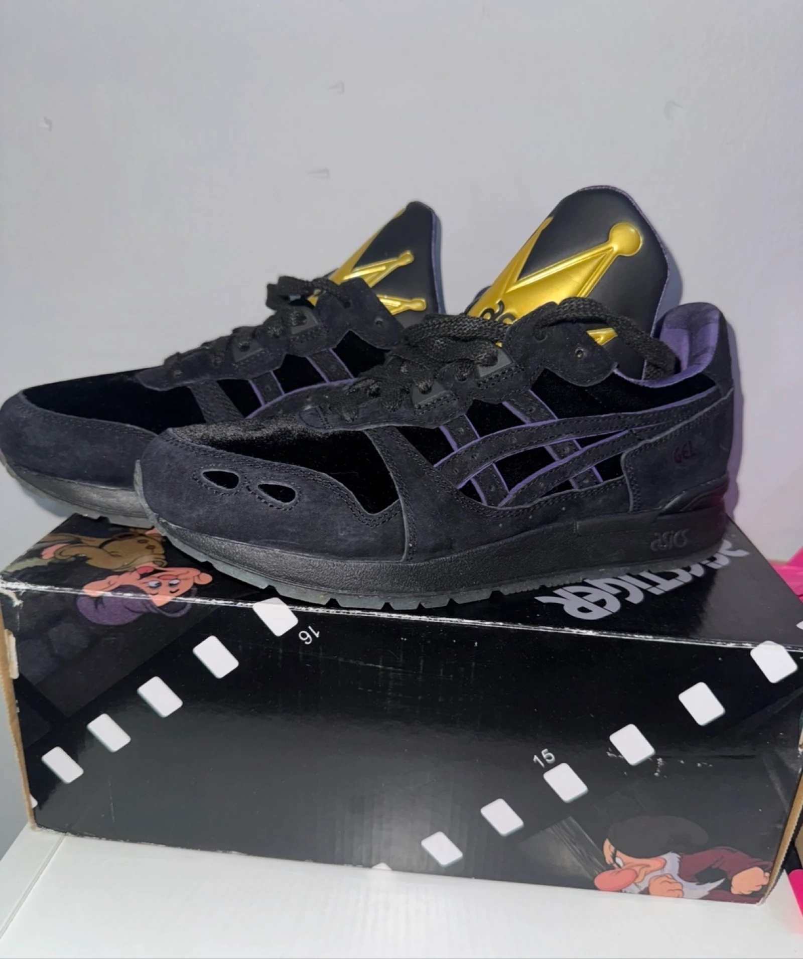 Asics spéciale édition noires/violettes - Taille 38 - Neuves avec étiquette – photo 7
